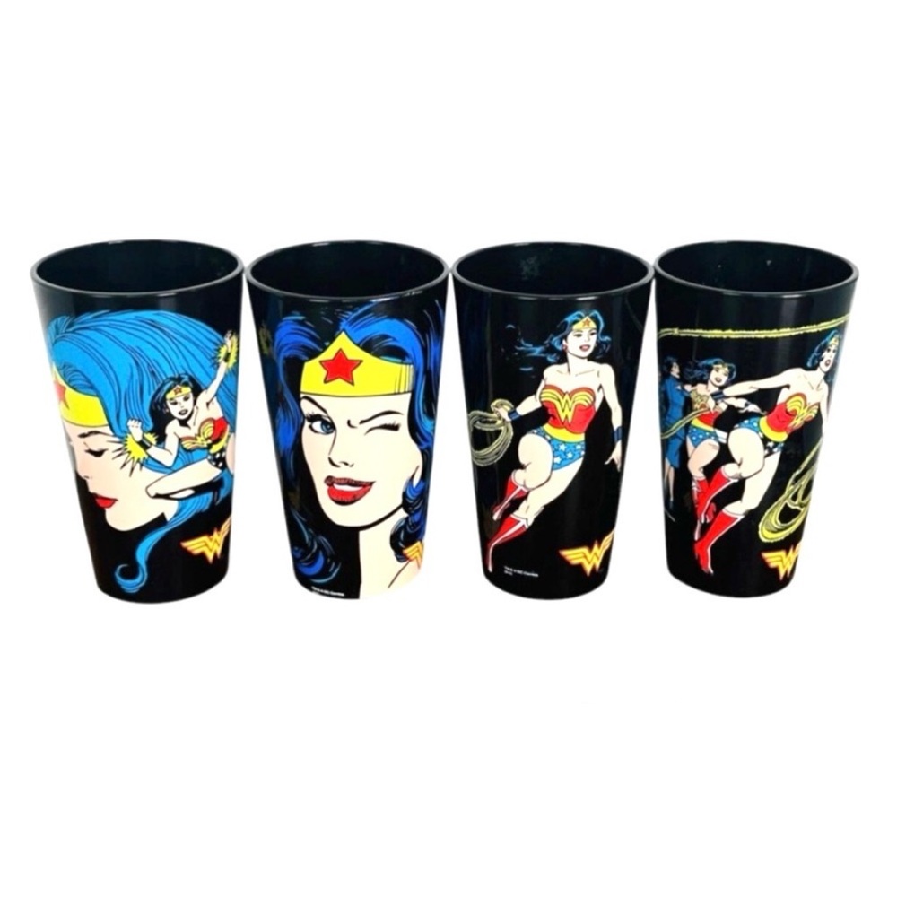 DC Comics WONDER WOMAN SET of 4 Drinking Glasses Toonlabsink Graphic Tumblers